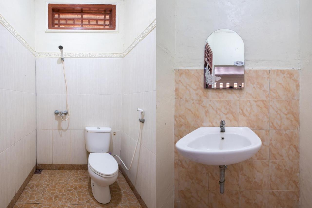 Oyo 1425 Beach Wind Bungalows Τζίλι Τραγουανγκάν Εξωτερικό φωτογραφία