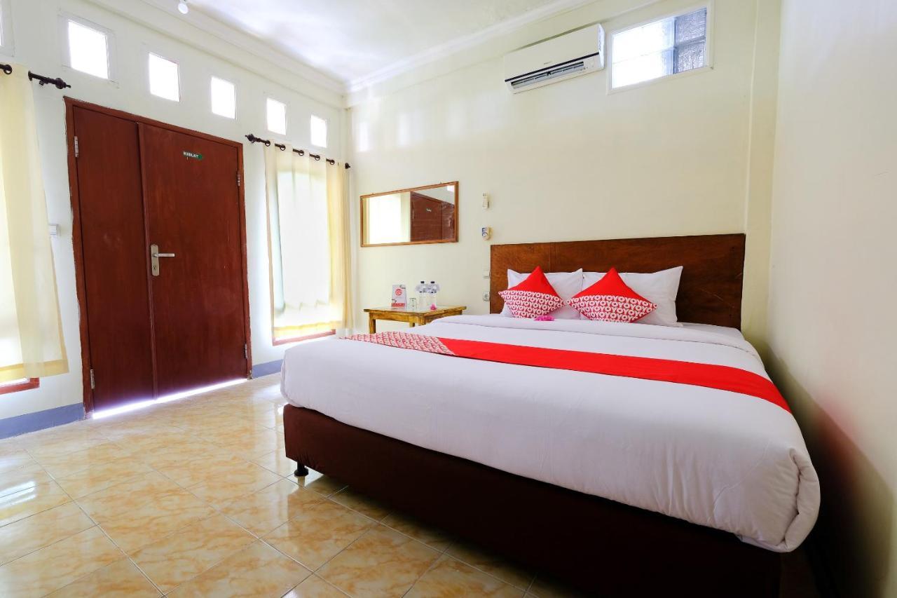 Oyo 1425 Beach Wind Bungalows Τζίλι Τραγουανγκάν Εξωτερικό φωτογραφία