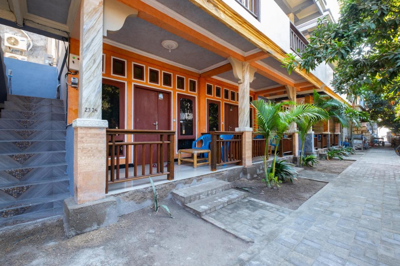 Oyo 1425 Beach Wind Bungalows Τζίλι Τραγουανγκάν Εξωτερικό φωτογραφία