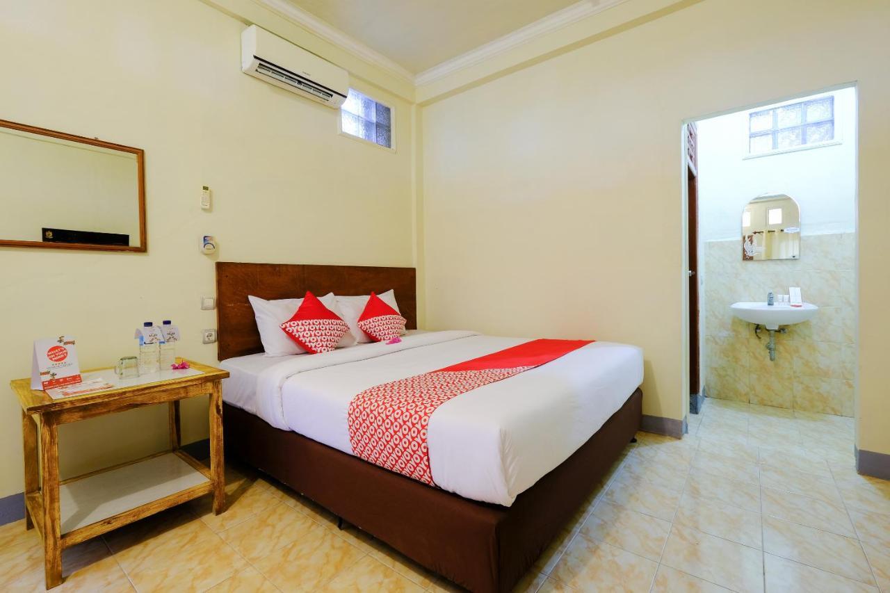 Oyo 1425 Beach Wind Bungalows Τζίλι Τραγουανγκάν Εξωτερικό φωτογραφία
